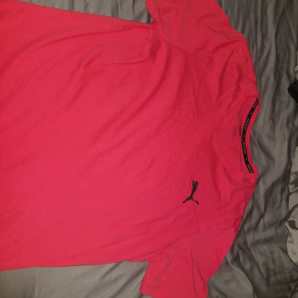 Puma t shirt v neck🤙